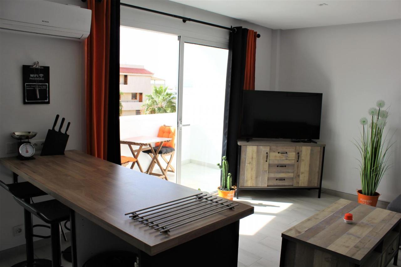 לוס כריסטיאנוס Modern And Lovely Apartment In Los Cristianos מראה חיצוני תמונה